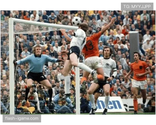 贝肯鲍尔自由人时代重塑足球战术,球员自主权提升引关注 贝肯鲍尔自由人时代重塑足球战术,球员自主权提升引关注