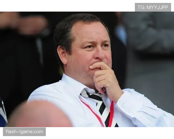 阿什利·扬赛场表现抢眼,未来前景获球迷与专家一致看好 阿什利·扬赛场表现抢眼,未来前景获球迷与专家一致看好