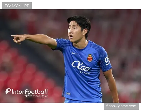 黄喜灿迎来职业生涯突破,足球价值再攀新高 黄喜灿迎来职业生涯突破,足球价值再攀新高