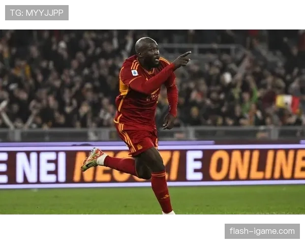 阿尔巴左路进攻火力全开,状态火热持续撕裂对手防线 阿尔巴左路进攻火力全开,状态火热持续撕裂对手防线